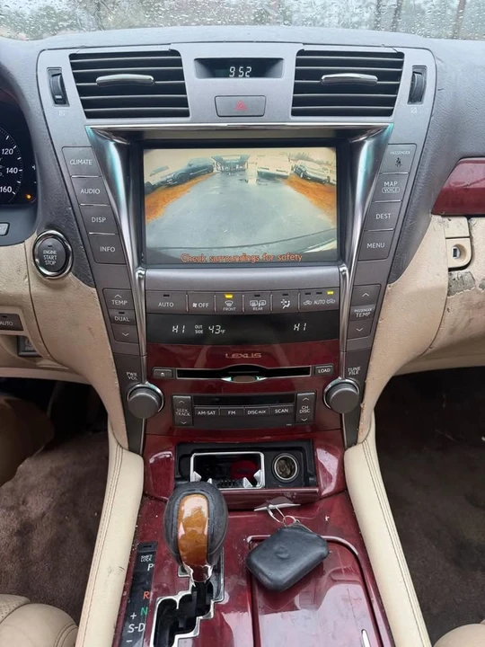 2007 Lexus LS 4th Gen - Image 9 of 14