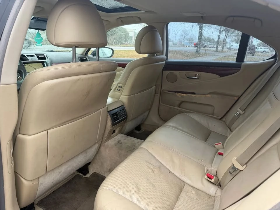 2007 Lexus LS 4th Gen - Image 12 of 14
