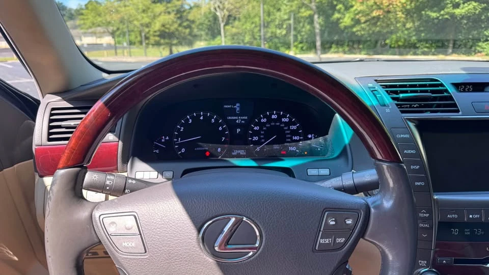 2007 Lexus LS 4th Gen - Image 9 of 12