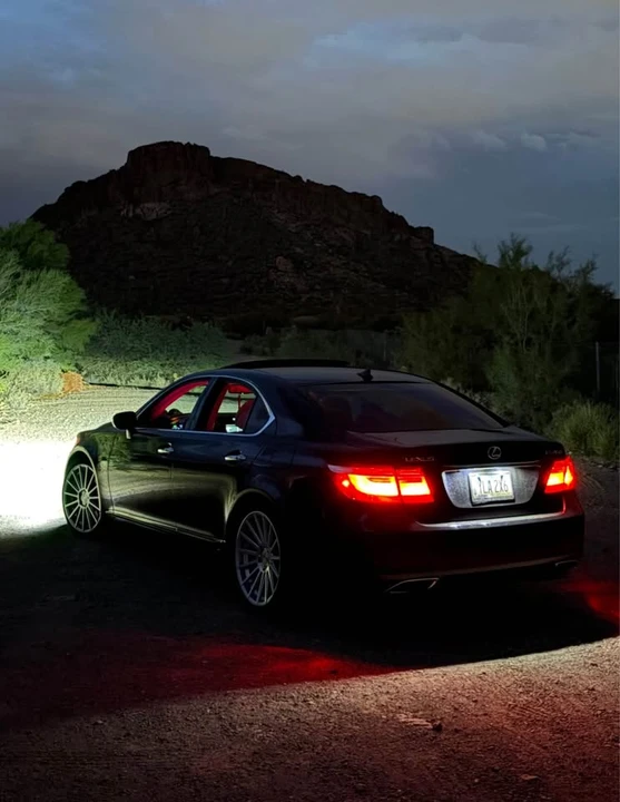 2007 Lexus LS 4th Gen - Image 5 of 8