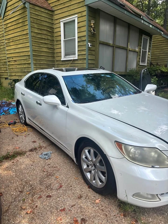 2007 Lexus LS 4th Gen - Image 2 of 5