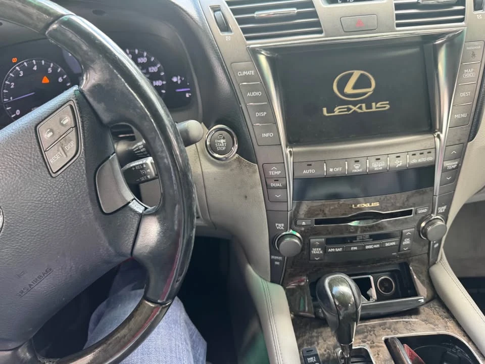 2007 Lexus LS 4th Gen - Image 11 of 15