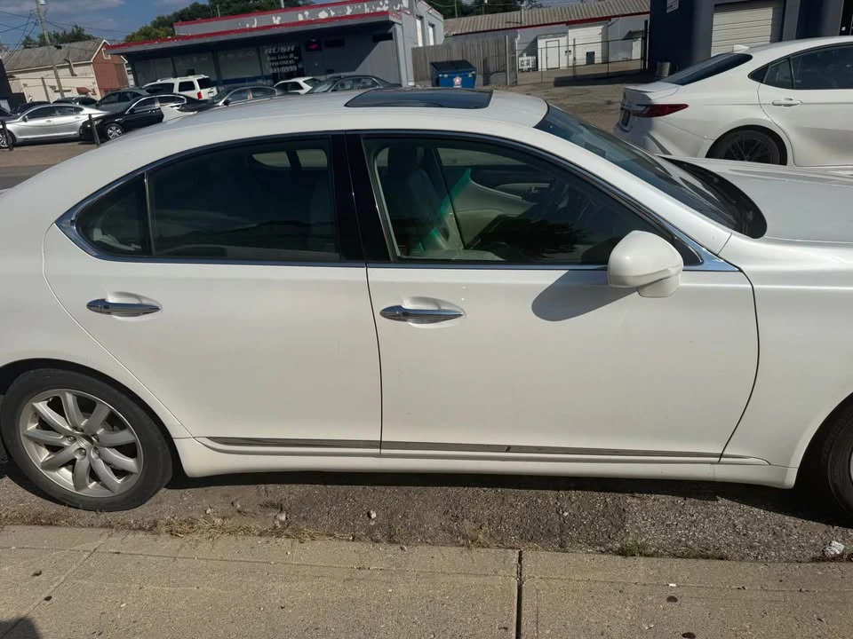 2007 Lexus LS 4th Gen - Image 14 of 15