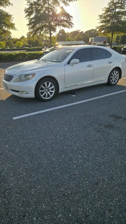 2007 Lexus LS 4th Gen - Image 4 of 4