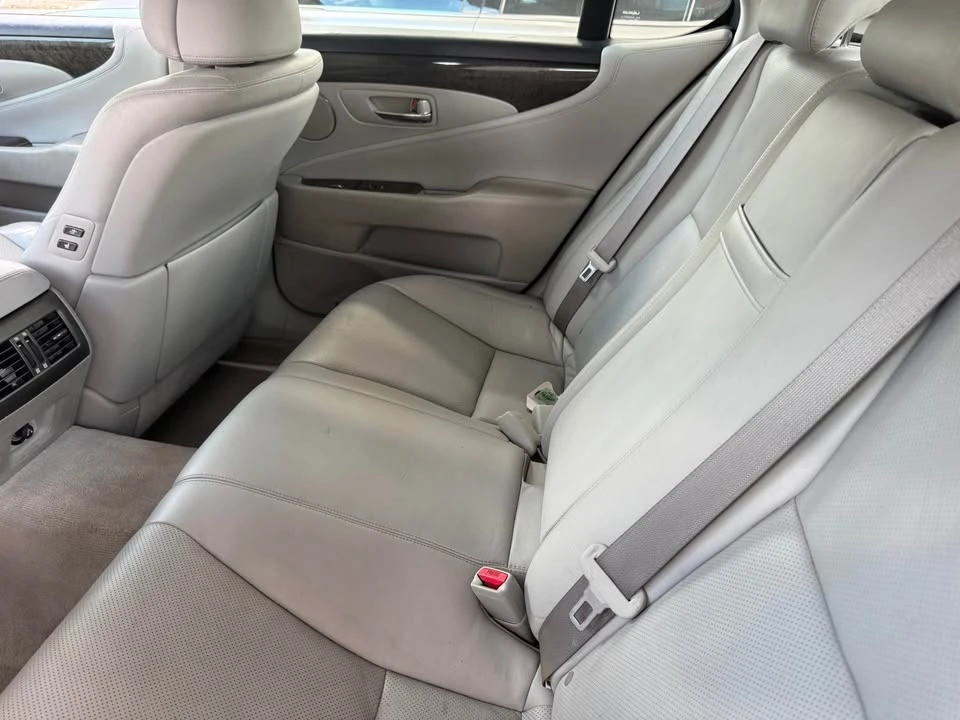2007 Lexus LS 4th Gen - Image 9 of 15
