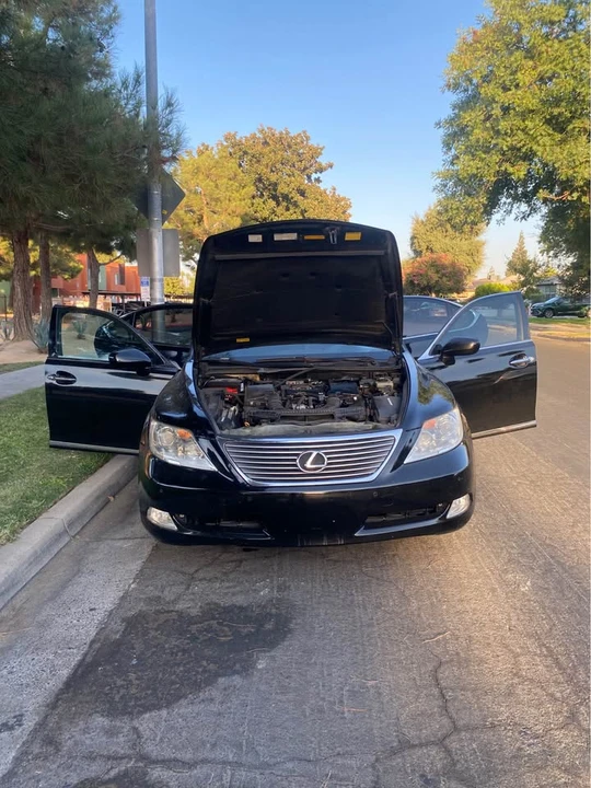 2007 Lexus LS 4th Gen - Image 2 of 19