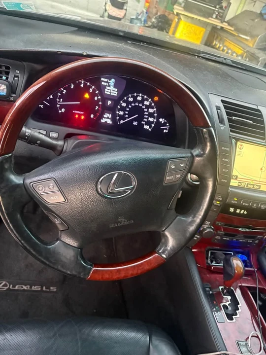 2007 Lexus LS 4th Gen - Image 6 of 7
