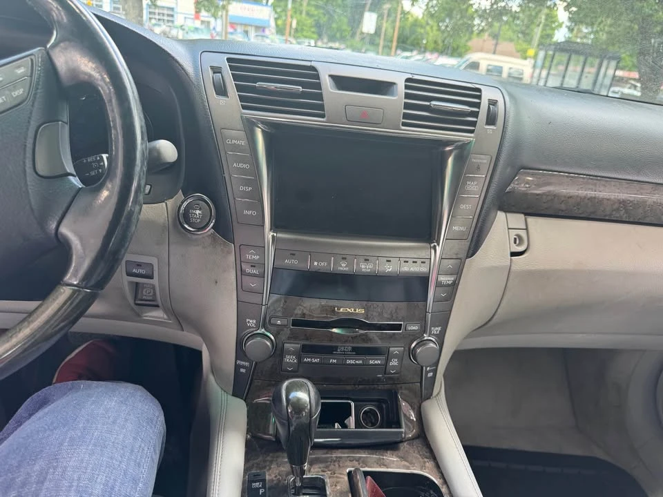 2007 Lexus LS 4th Gen - Image 6 of 15