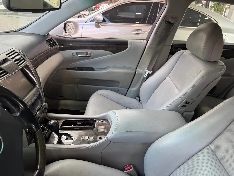 2007 Lexus LS 4th Gen - Image 8 of 15