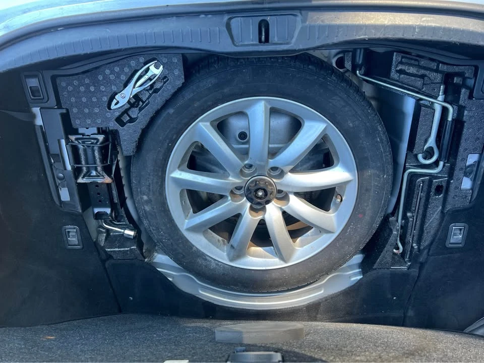 2007 Lexus LS 4th Gen - Image 10 of 13