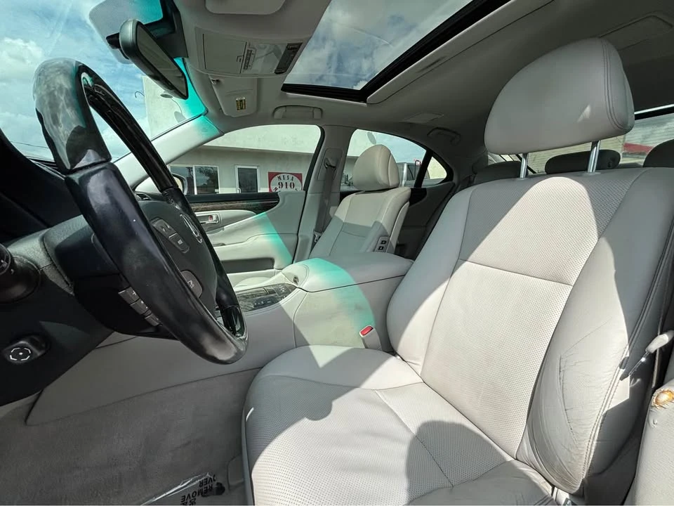 2007 Lexus LS 4th Gen - Image 17 of 19