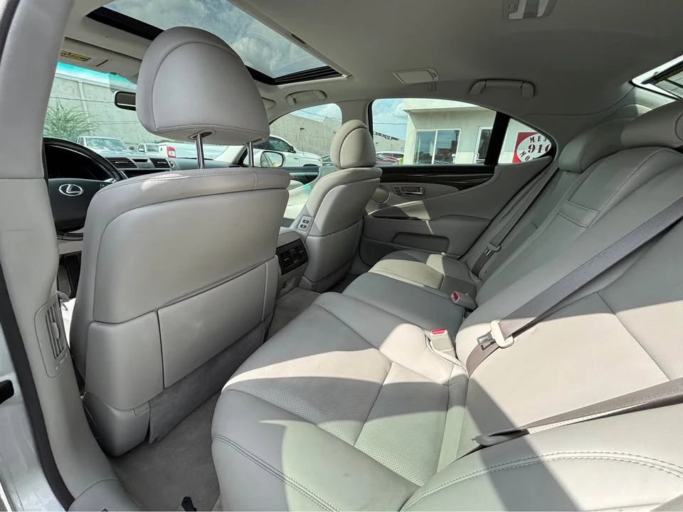 2007 Lexus LS 4th Gen - Image 18 of 19