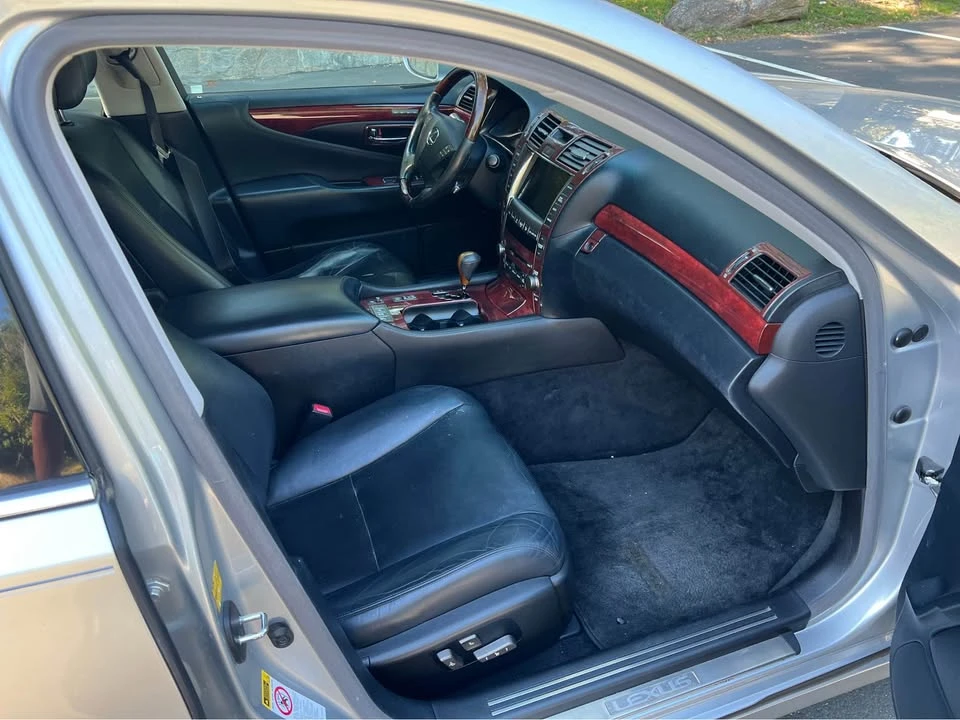 2007 Lexus LS 4th Gen - Image 7 of 13