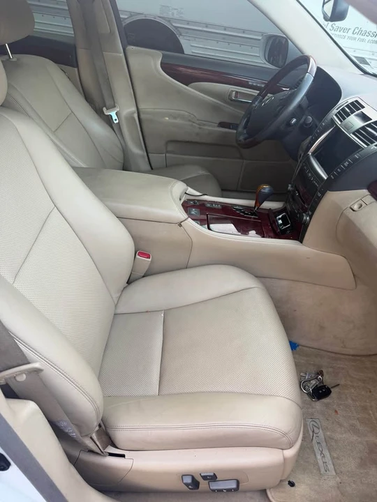 2007 Lexus LS 4th Gen - Image 8 of 10