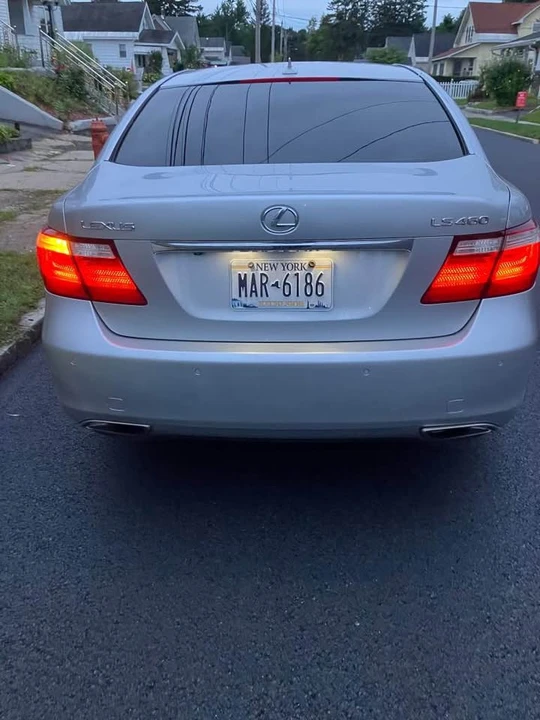 2007 Lexus LS 4th Gen - Image 2 of 3