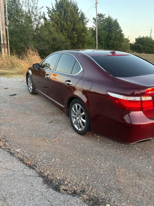 2007 Lexus LS 4th Gen - Image 2 of 12