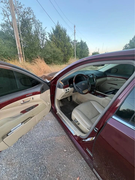 2007 Lexus LS 4th Gen - Image 8 of 12