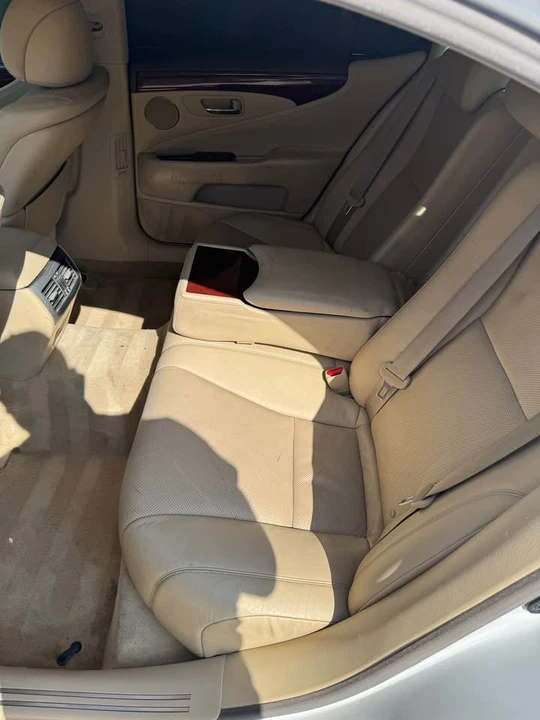 2007 Lexus LS 4th Gen - Image 10 of 15