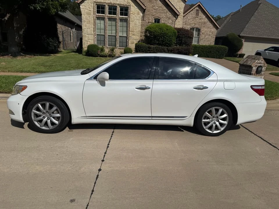 2007 Lexus LS 4th Gen - Image 5 of 15