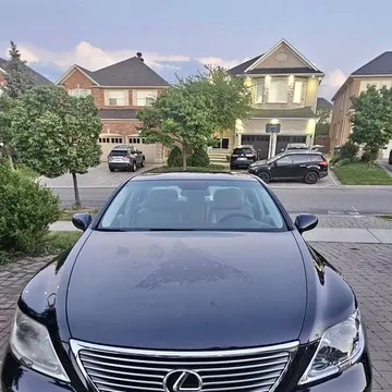 2007 Lexus LS460 Luxury Sedan