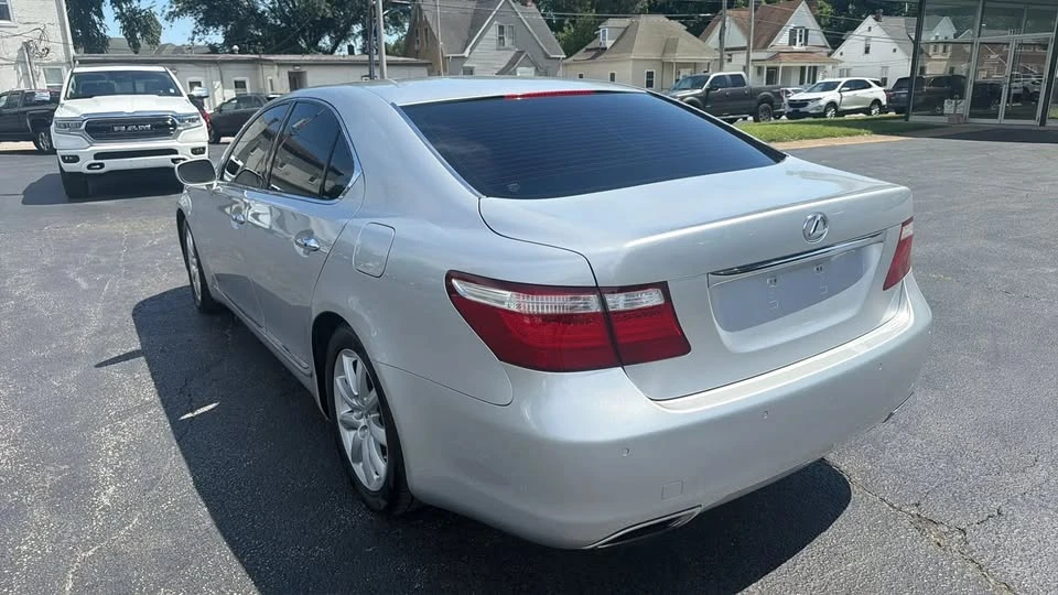 2007 Lexus LS 4th Gen - Image 5 of 14