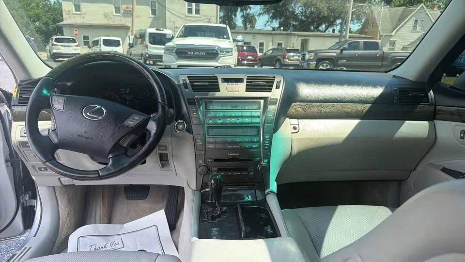 2007 Lexus LS 4th Gen - Image 10 of 14