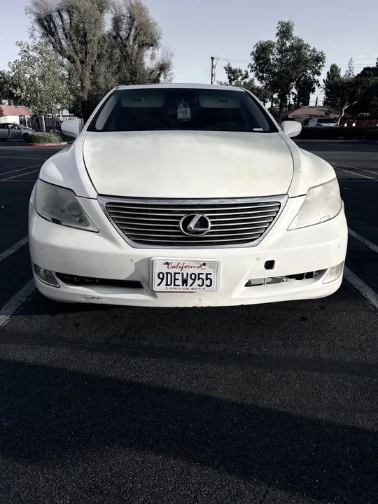 2007 Lexus LS 4th Gen - Image 2 of 17