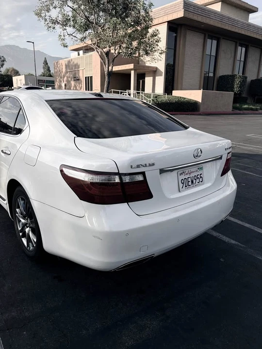 2007 Lexus LS 4th Gen - Image 9 of 18