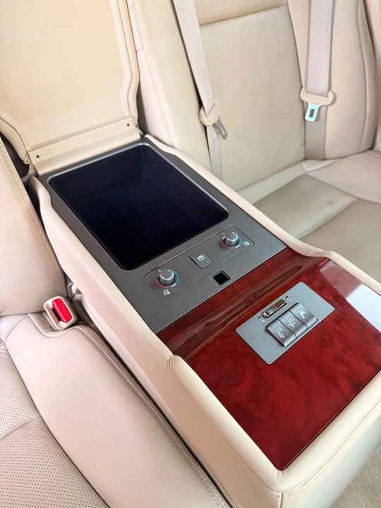 2007 Lexus LS 4th Gen - Image 8 of 14