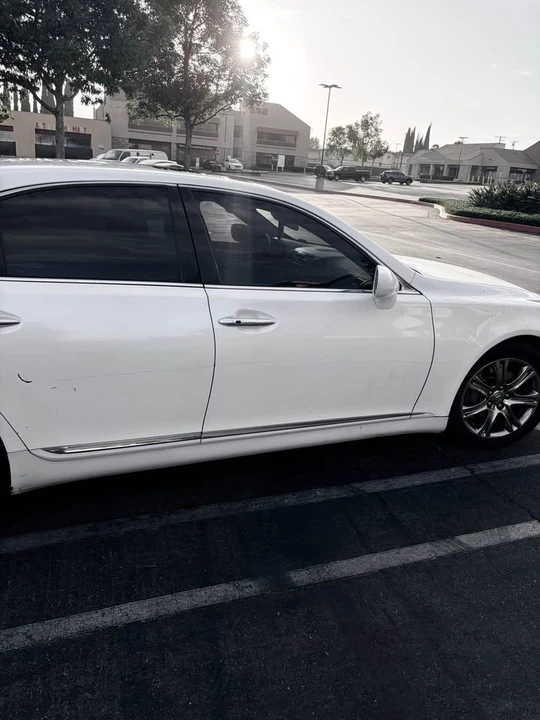 2007 Lexus LS 4th Gen - Image 11 of 17