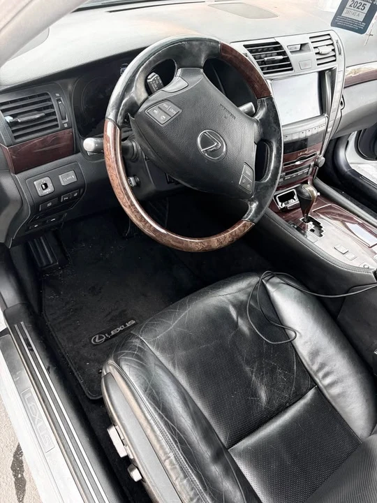 2007 Lexus LS 4th Gen - Image 16 of 18