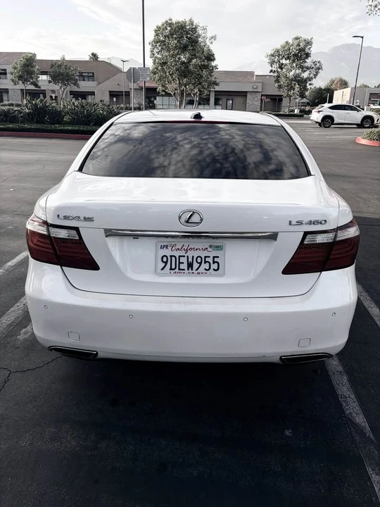 2007 Lexus LS 4th Gen - Image 9 of 17