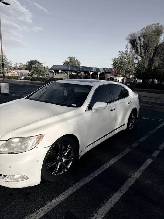 2007 Lexus LS 4th Gen - Image 5 of 17