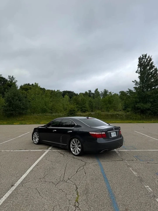 2007 Lexus LS 4th Gen - Image 2 of 5