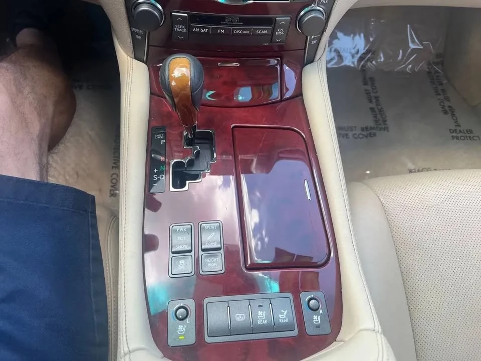 2007 Lexus LS 4th Gen - Image 16 of 20