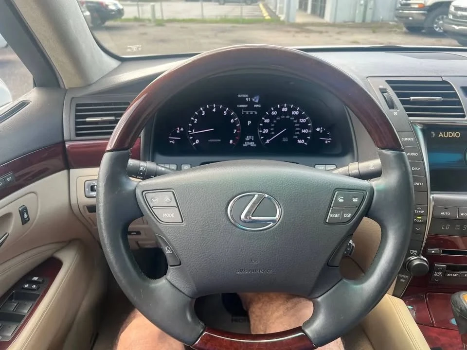 2007 Lexus LS 4th Gen - Image 9 of 20