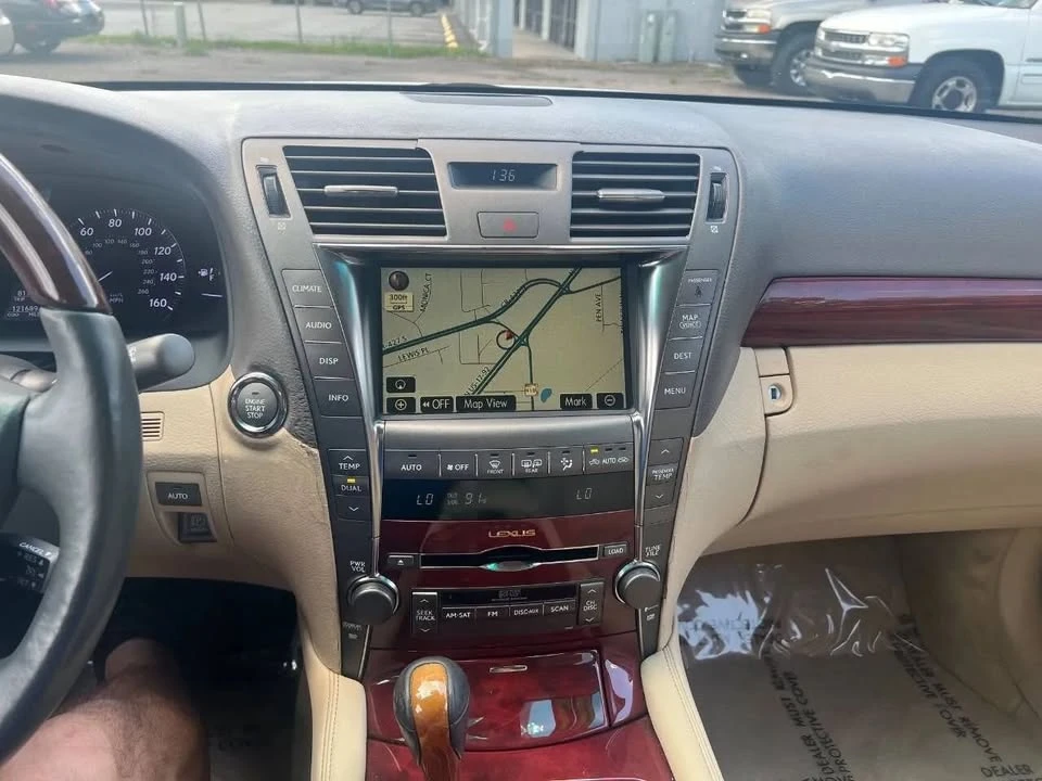 2007 Lexus LS 4th Gen - Image 11 of 20