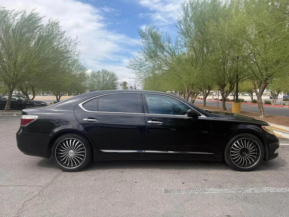 2007 Lexus LS 4th Gen - Image 9 of 10