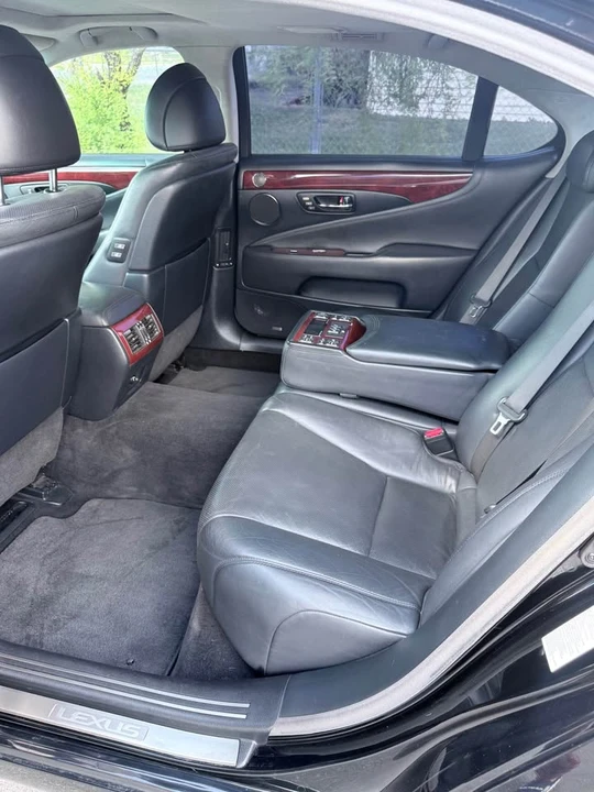 2007 Lexus LS 4th Gen - Image 10 of 10