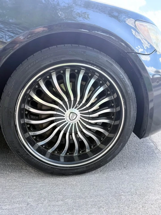 2007 Lexus LS 4th Gen - Image 8 of 15