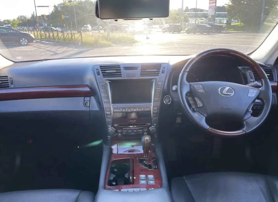 2007 Lexus LS 4th Gen - Image 8 of 9