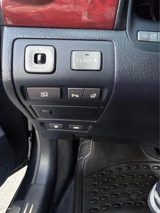 2007 Lexus LS 4th Gen - Image 9 of 15