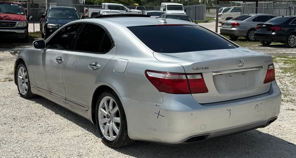 2007 Lexus LS 4th Gen - Image 10 of 19