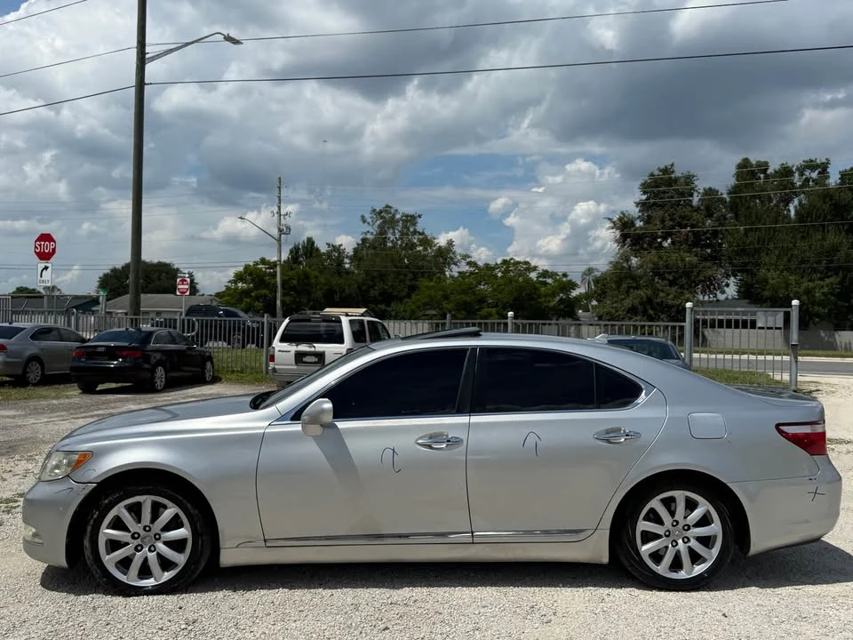 2007 Lexus LS 4th Gen - Image 11 of 19