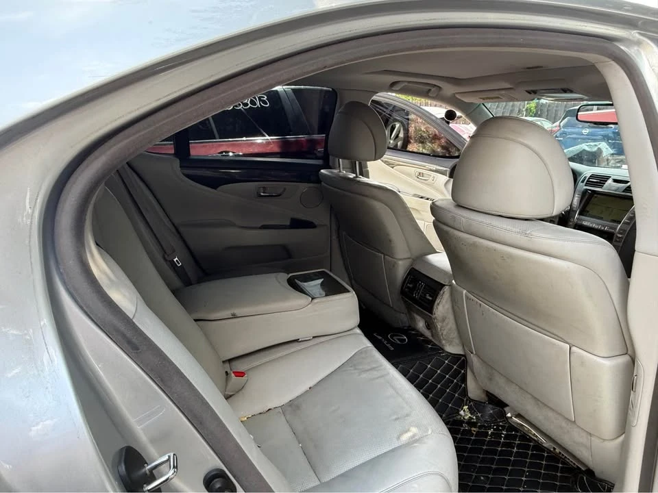 2007 Lexus LS 4th Gen - Image 18 of 19