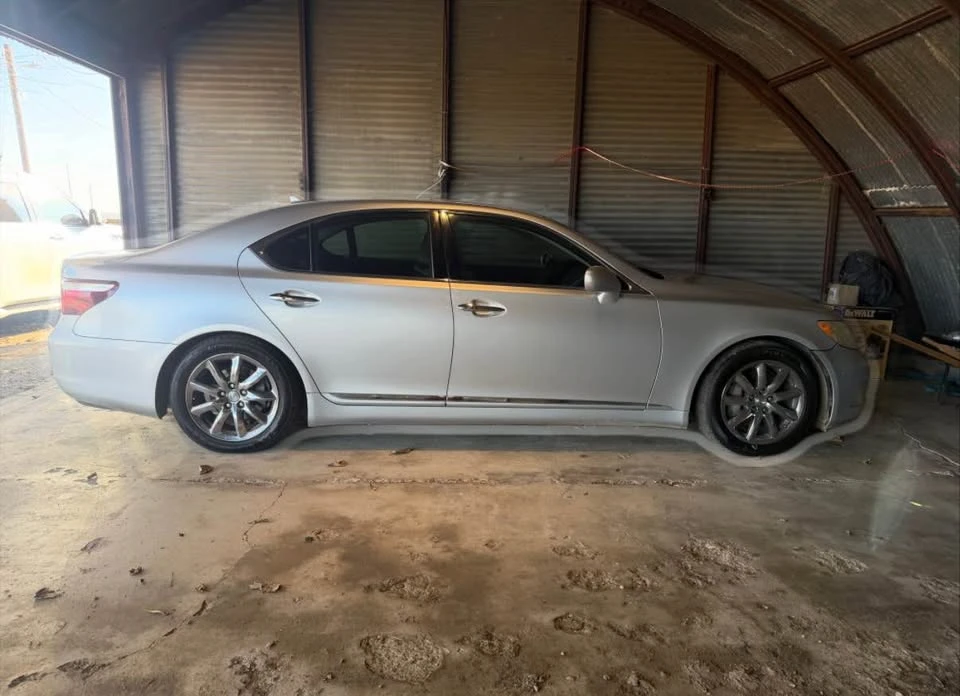 2007 Lexus LS 4th Gen - Image 2 of 10
