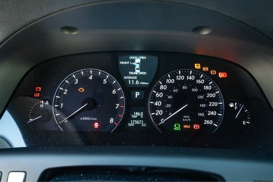 2007 Lexus LS 4th Gen - Image 8 of 10