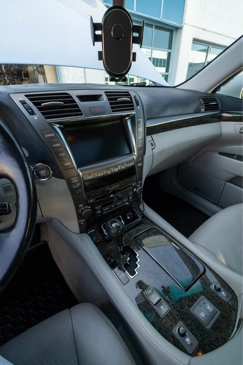 2007 Lexus LS 4th Gen - Image 9 of 10