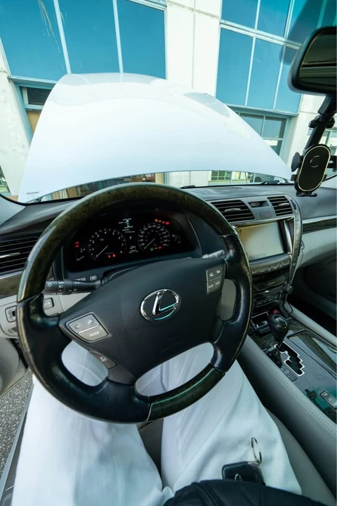 2007 Lexus LS 4th Gen - Image 5 of 10