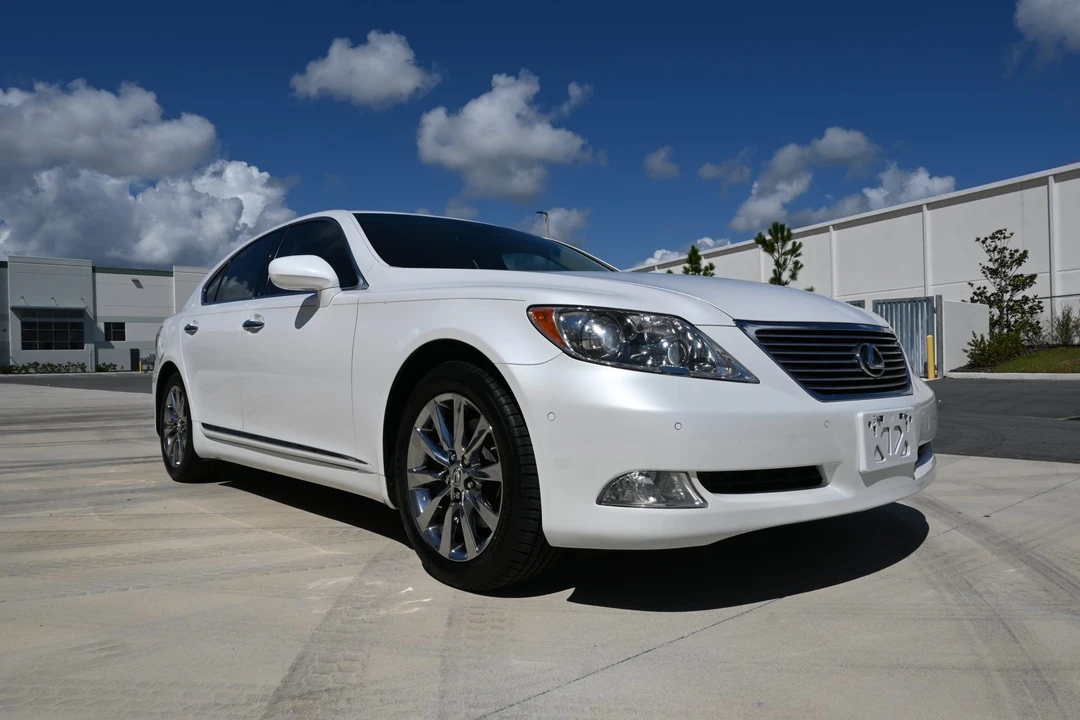 2007 Lexus LS 4th Gen - Image 8 of 31